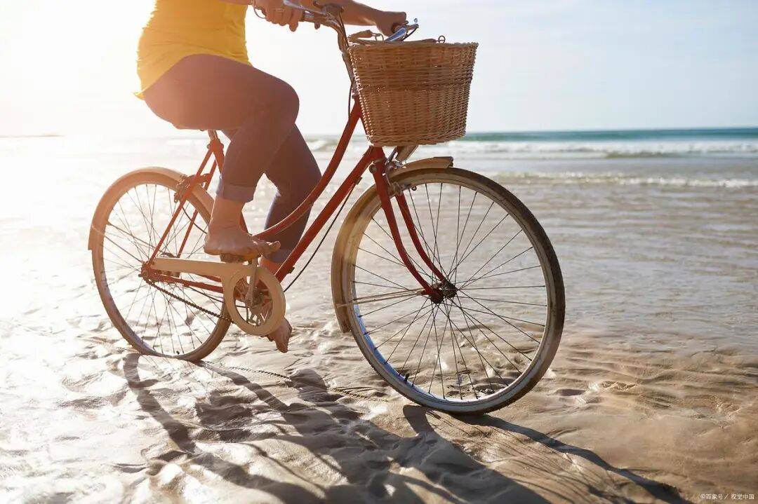 懒人减肥福音！踩单车高效燃脂不费腿，避开这些坑，每周坚持3次，悄悄瘦出匀称身形